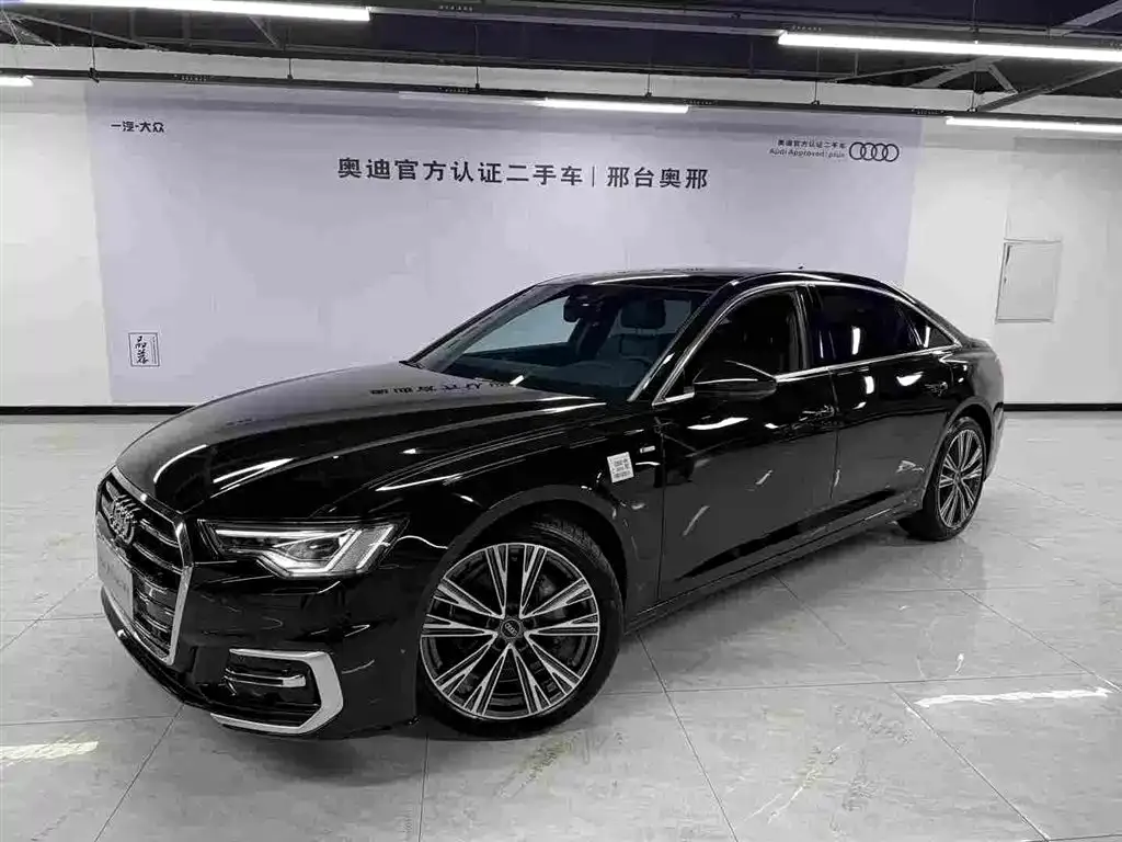 Audi A6L — фото 1