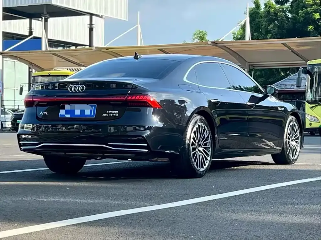 Audi A7L — фото 4
