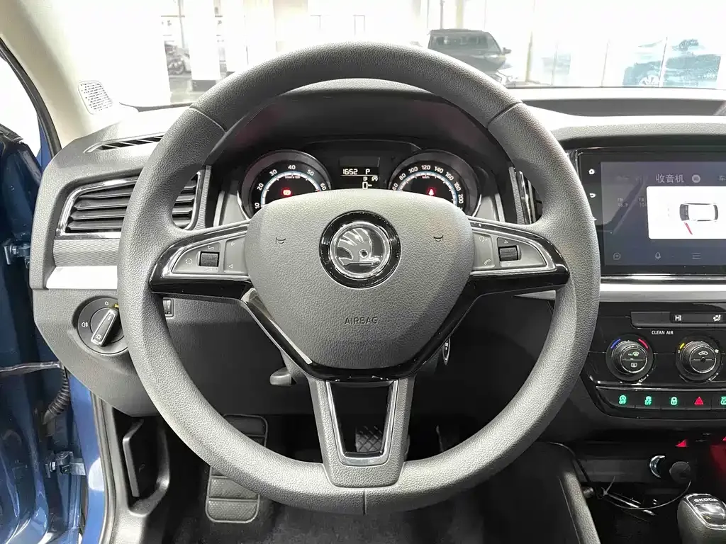 Skoda Kamiq — фото 10