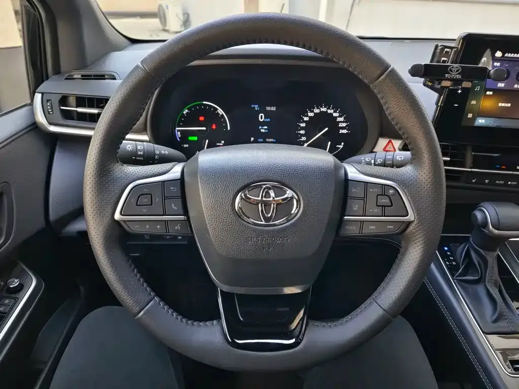 Toyota Sienna — фото 4