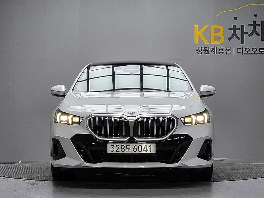 BMW 5-Series — фото 10