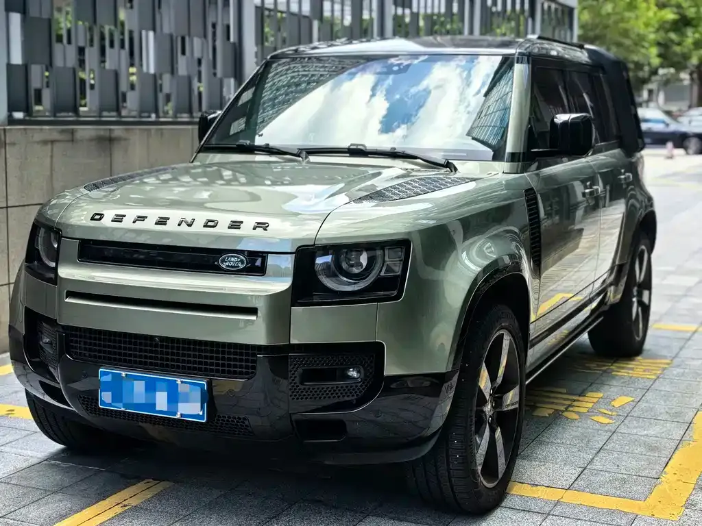 Land Rover Defender — фото 1