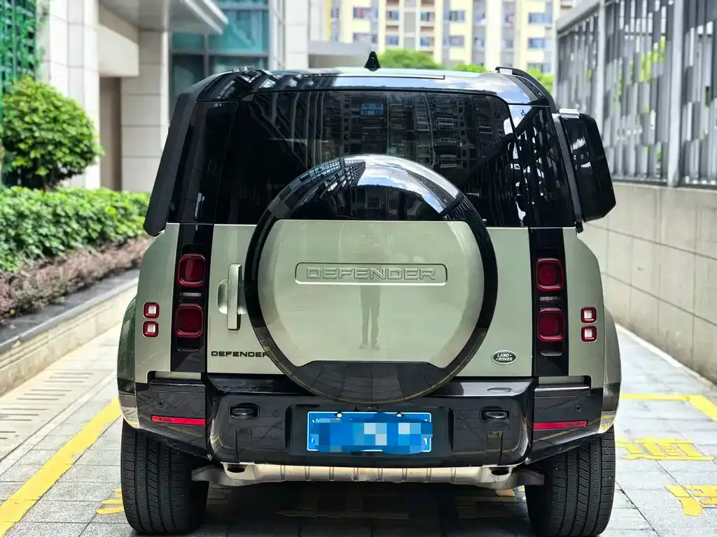Land Rover Defender — фото 8
