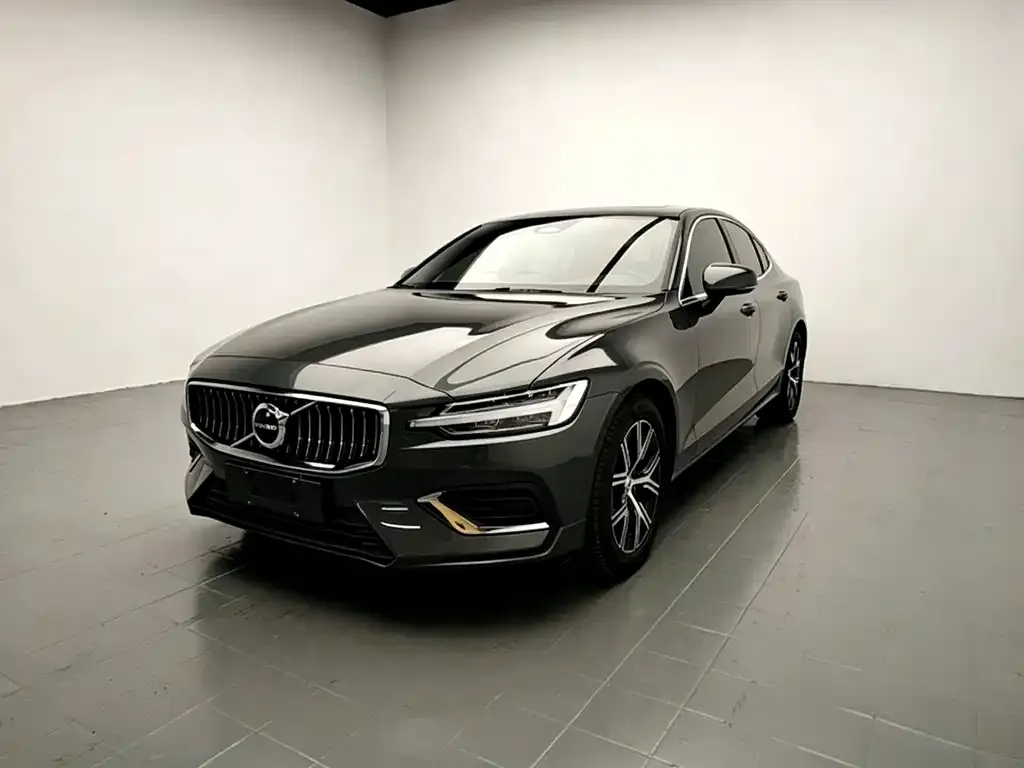 Volvo S60 — фото 10
