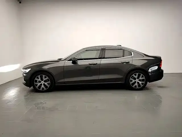 Volvo S60 — фото 8