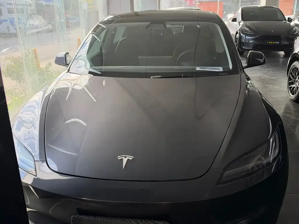 Tesla Model 3 — фото 3