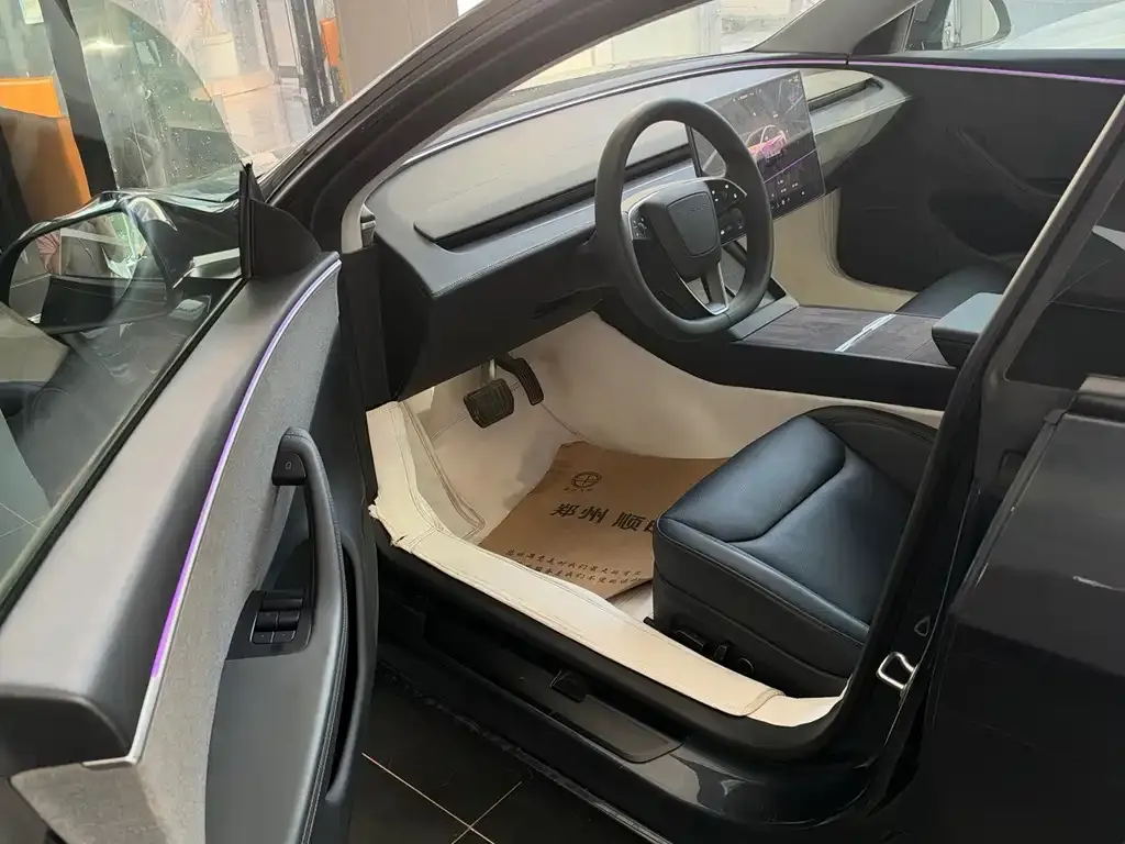 Tesla Model 3 — фото 10