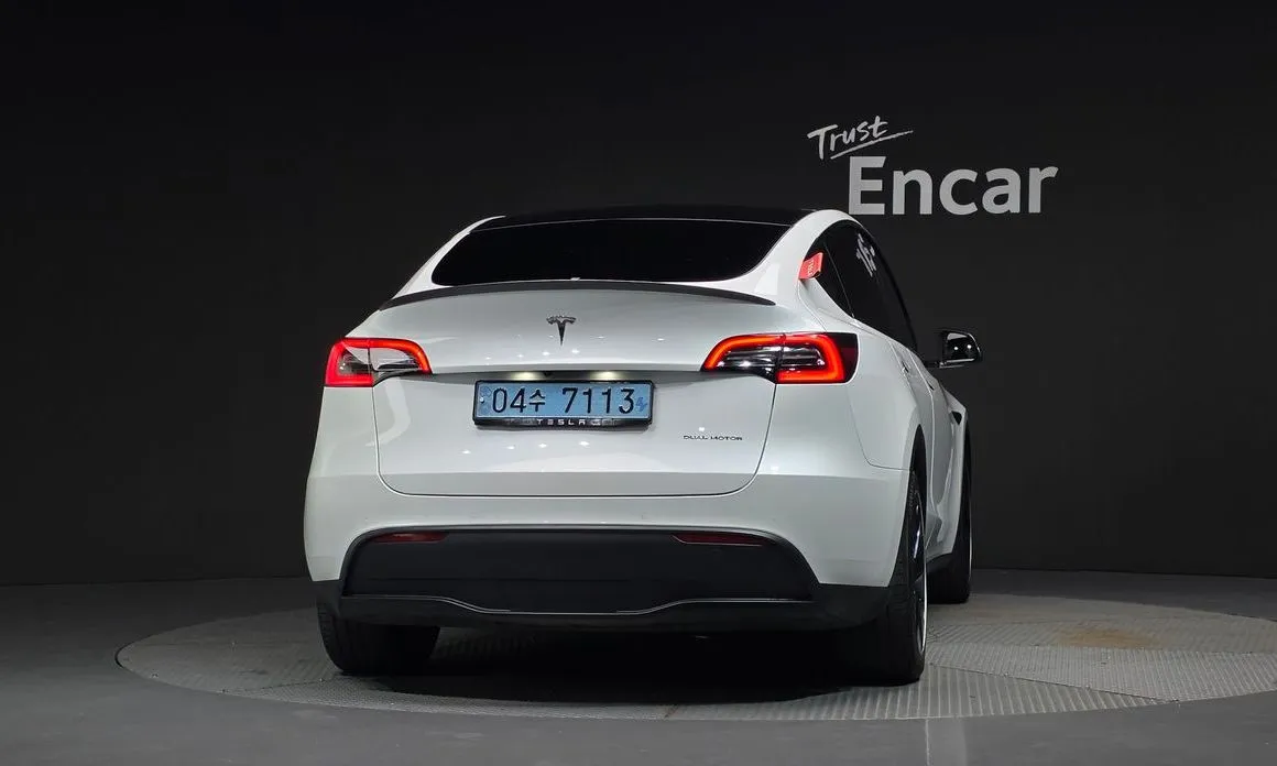 Tesla Model Y — фото 5