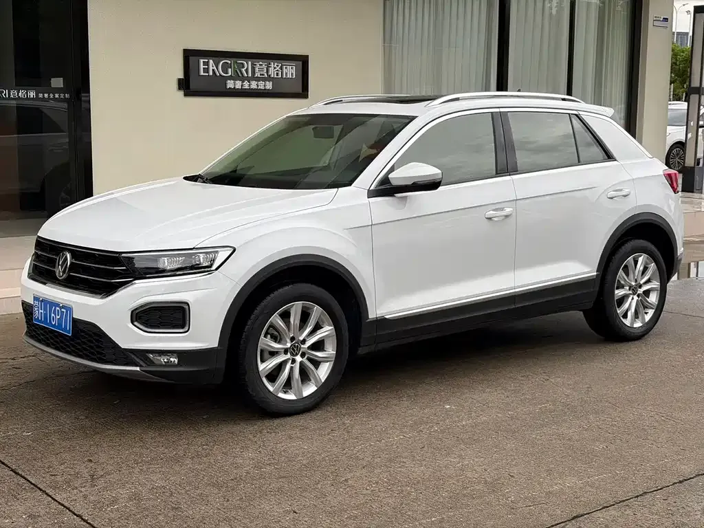 Volkswagen T-Roc — фото 1