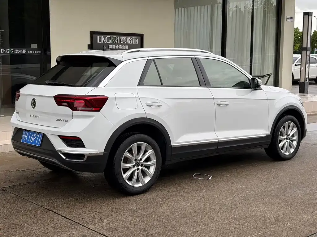 Volkswagen T-Roc — фото 4