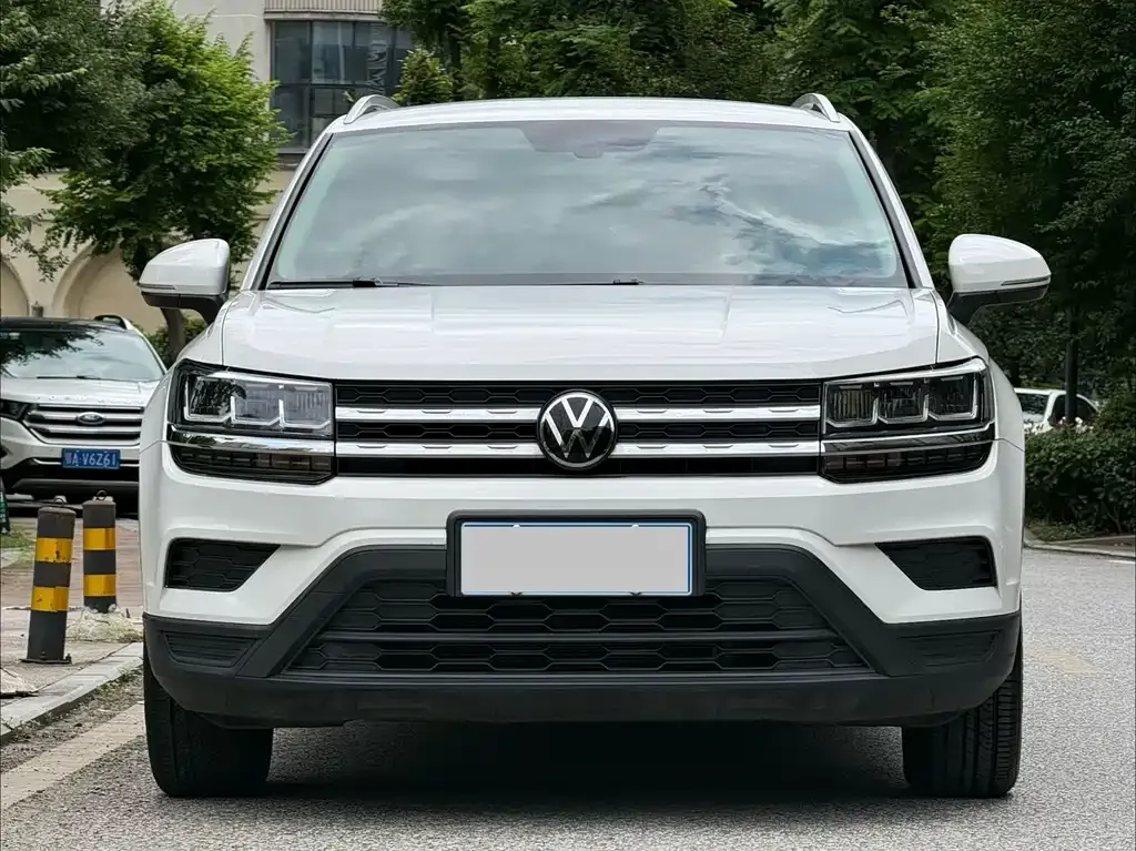 Volkswagen Tharu — фото 1