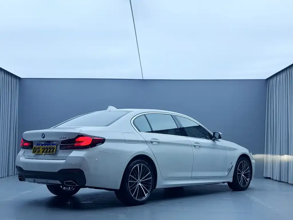 BMW 5 Series — фото 3