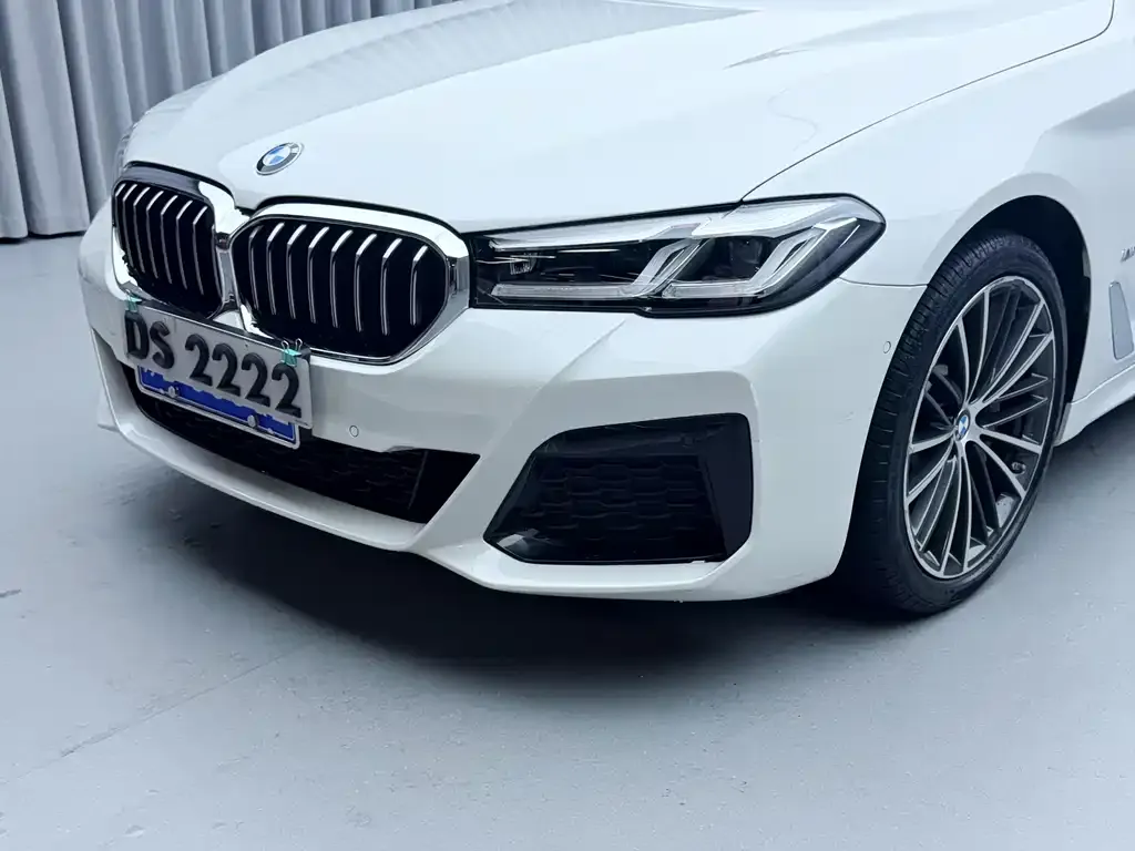 BMW 5 Series — фото 6