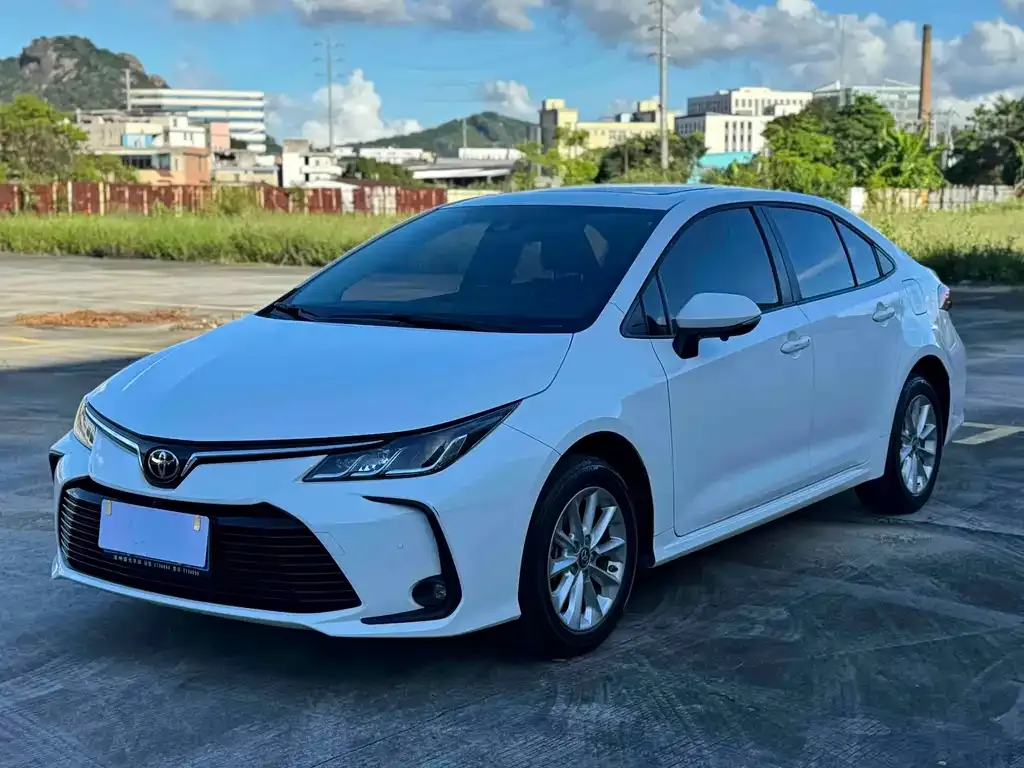 Toyota Corolla — фото 1