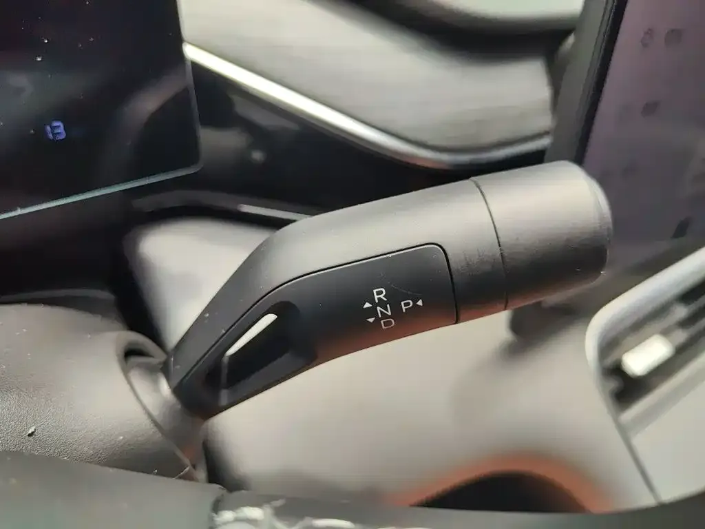 Geely Galaxy L6 — фото 3