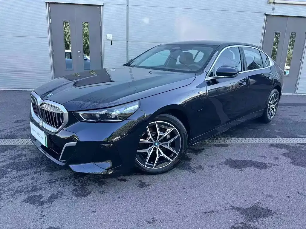 BMW i5 — фото 1