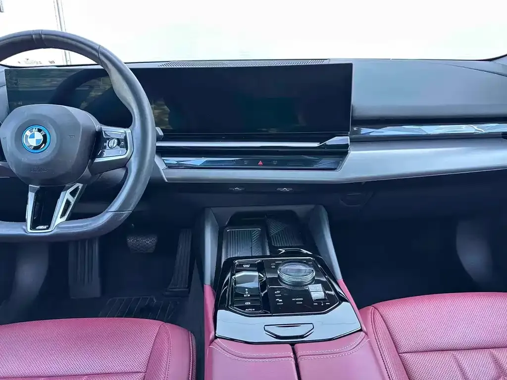 BMW i5 — фото 9