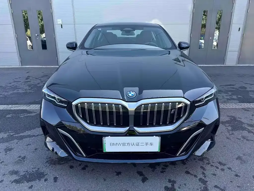 BMW i5 — фото 2