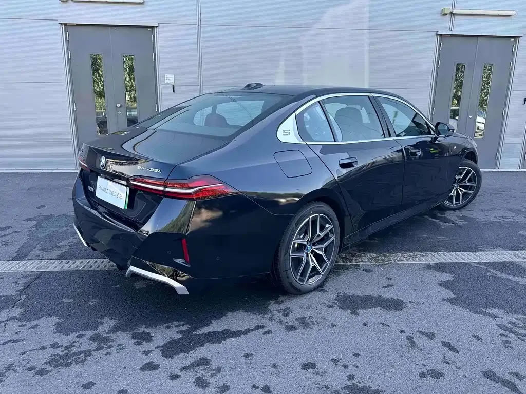 BMW i5 — фото 4