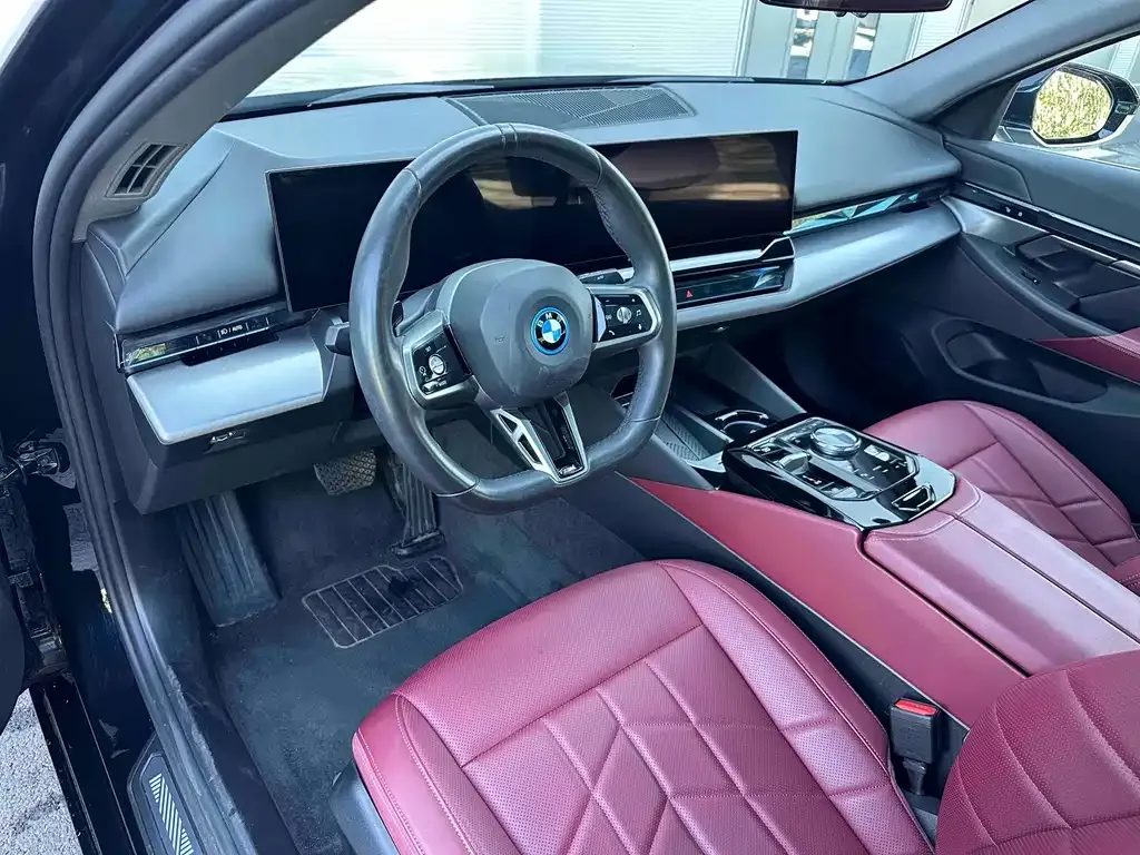 BMW i5 — фото 10