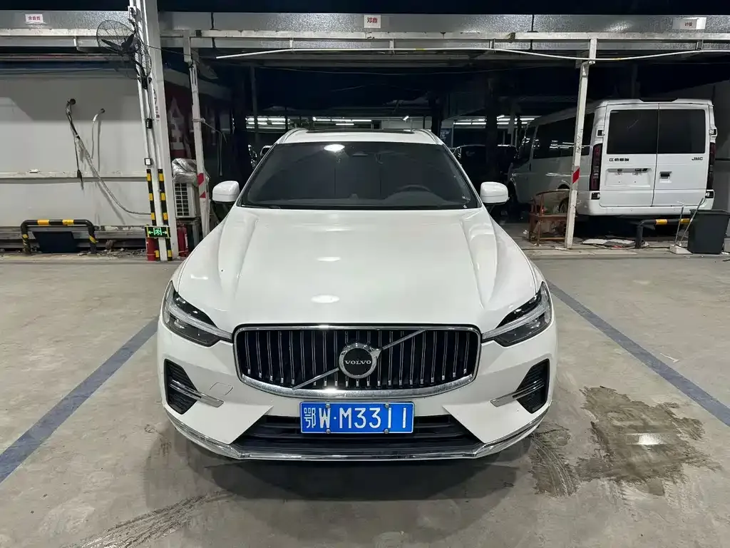 Volvo XC60 — фото 3