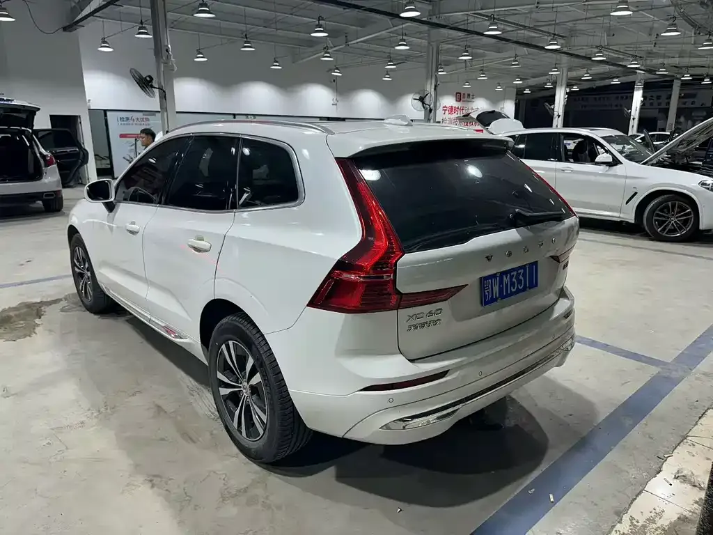 Volvo XC60 — фото 2