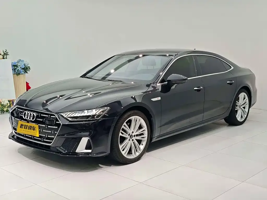 Audi A7L — фото 1