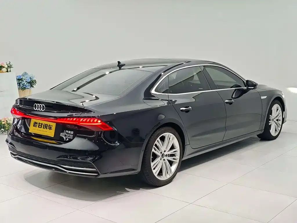 Audi A7L — фото 6
