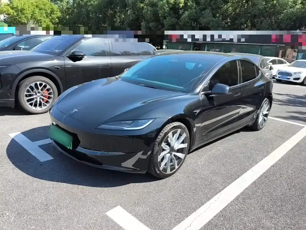 Tesla Model 3 — фото 4