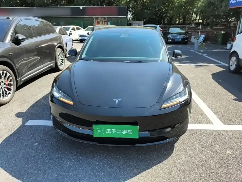 Tesla Model 3 — фото 9
