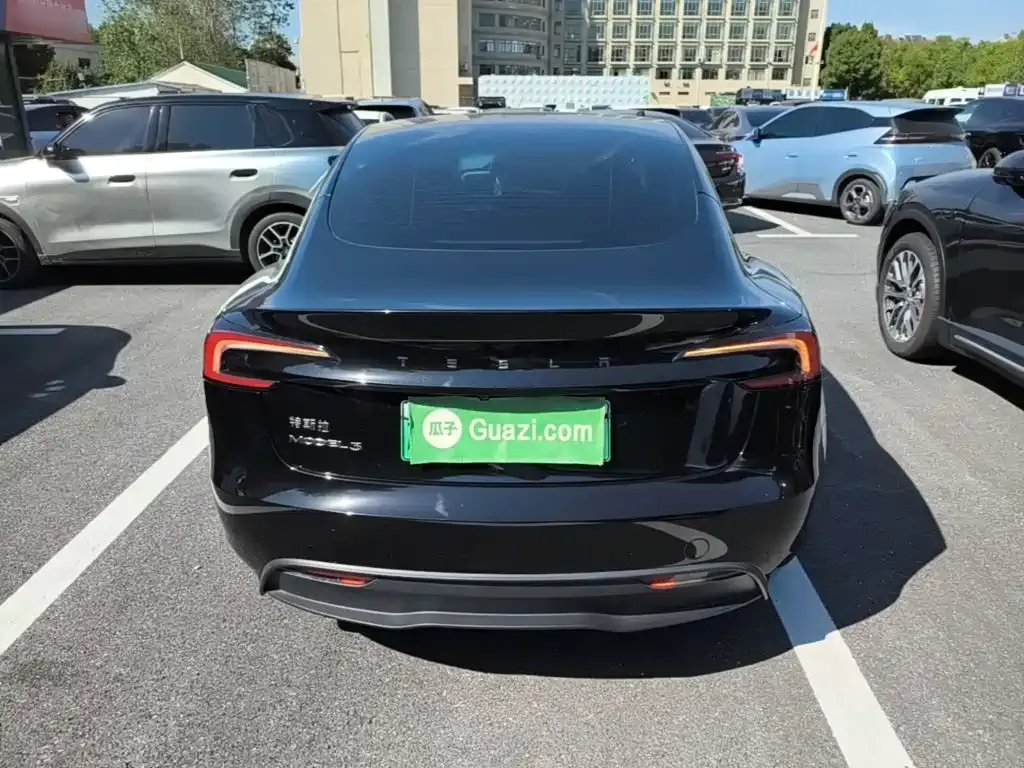 Tesla Model 3 — фото 6