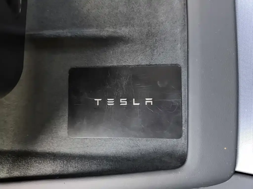 Tesla Model 3 — фото 2