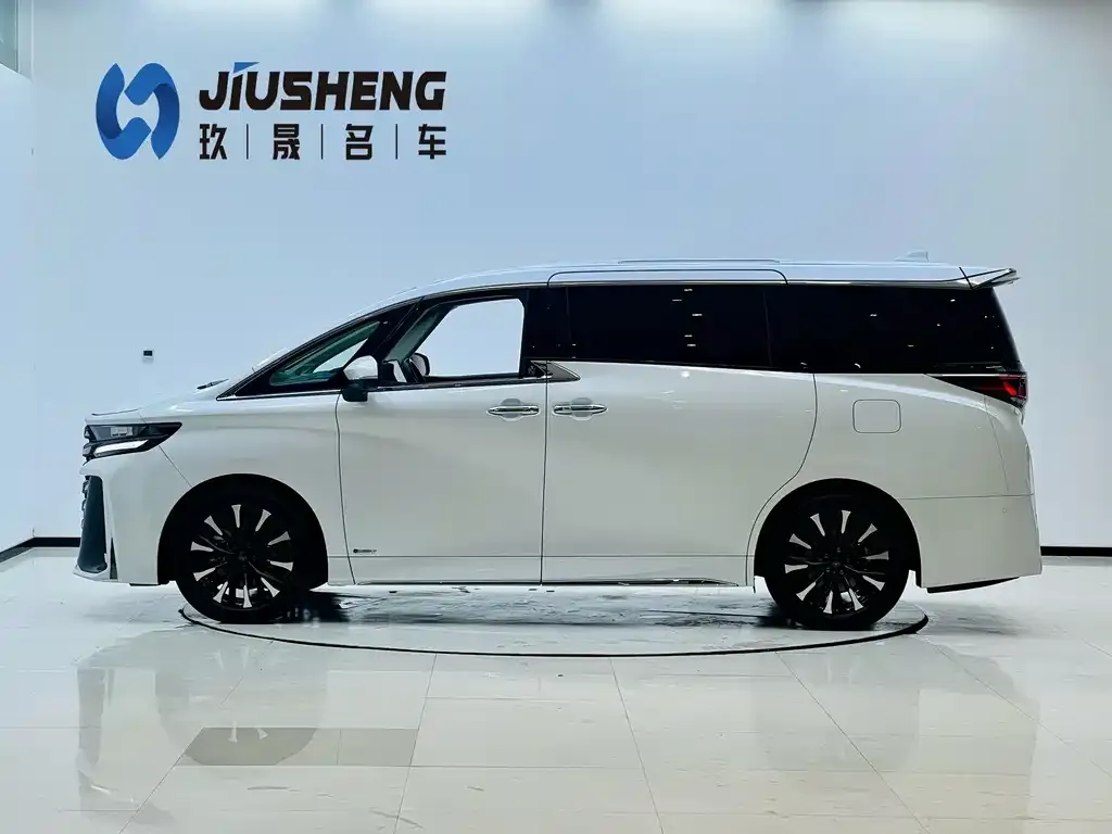 Toyota Vellfire — фото 8