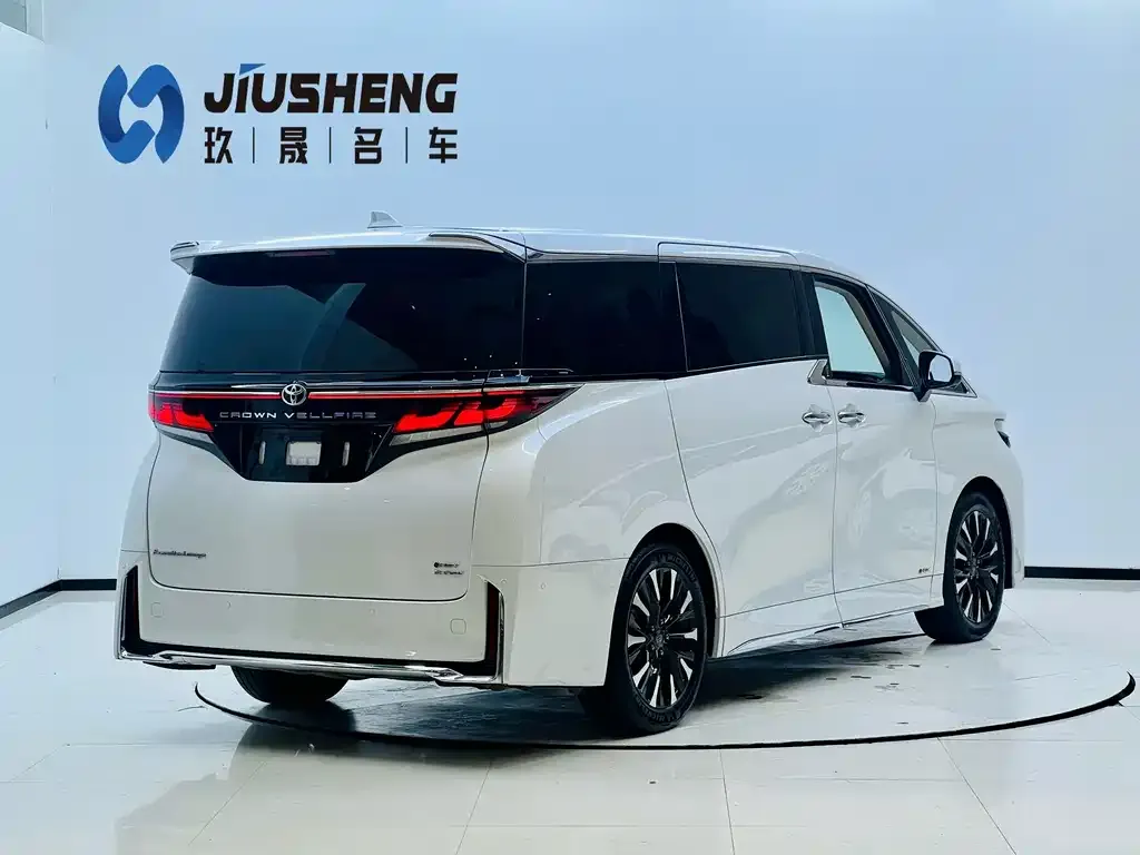 Toyota Vellfire — фото 5