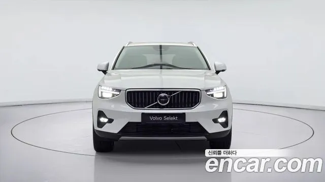 Volvo XC40 — фото 6