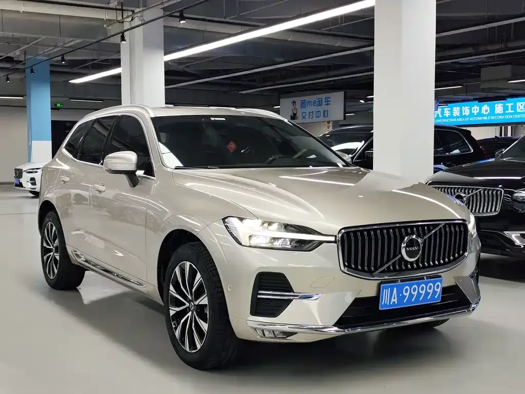 Volvo XC60 — фото 10