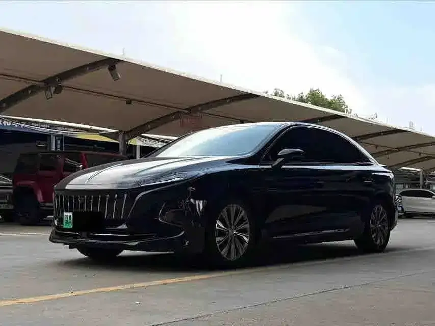 Hongqi E-QM5 — фото 1