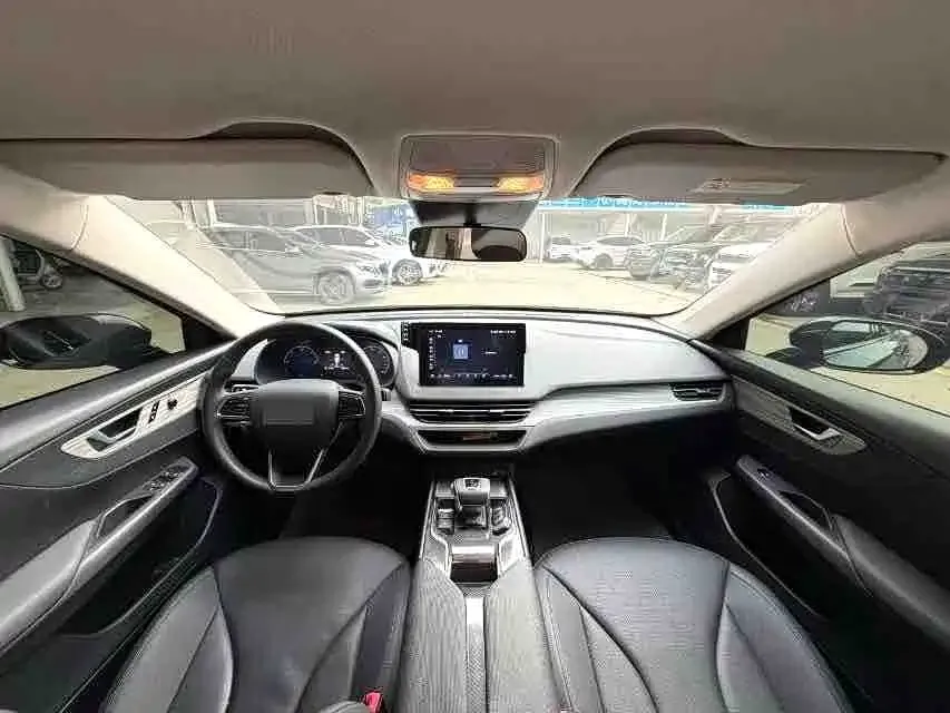 Hongqi E-QM5 — фото 2