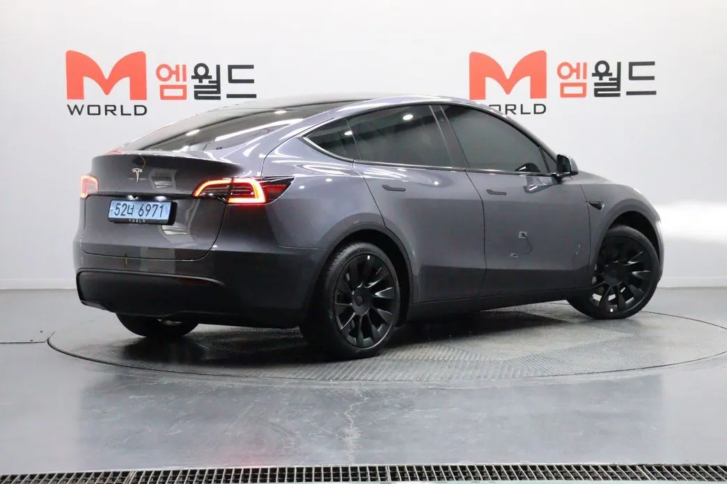 Tesla Model Y — фото 2