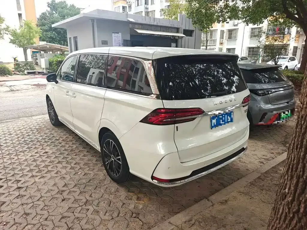 Roewe iMAX8 — фото 2