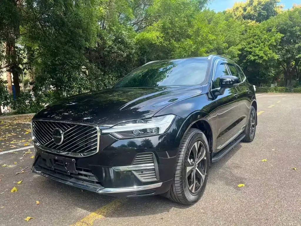 Volvo XC60 — фото 1