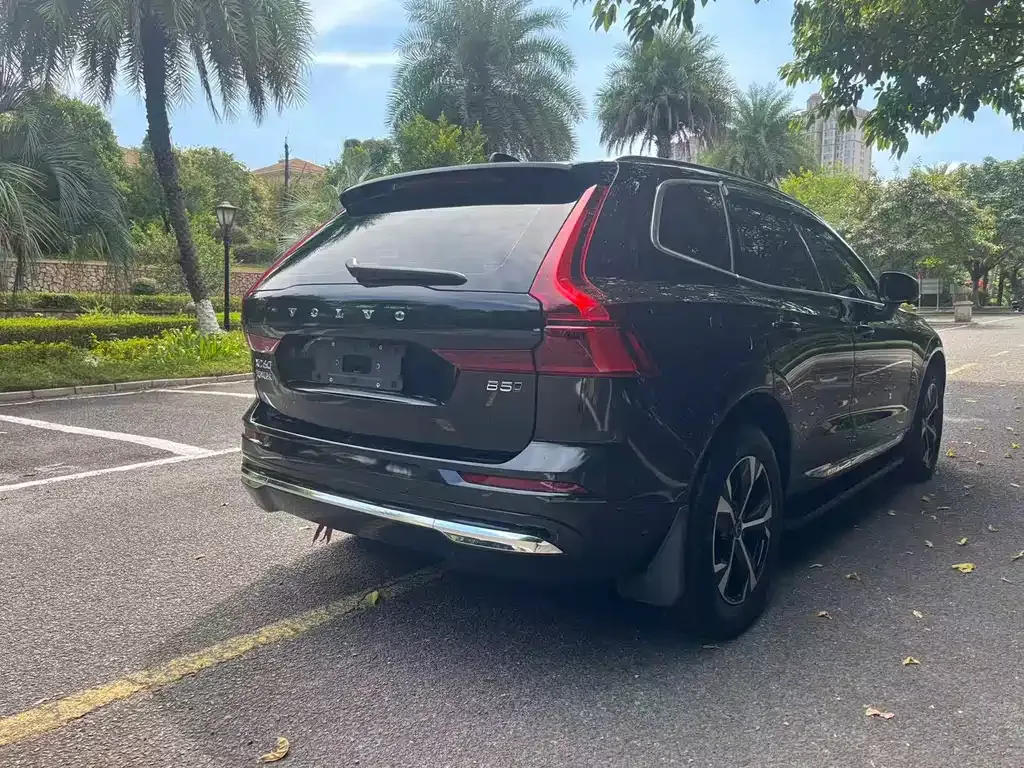 Volvo XC60 — фото 9