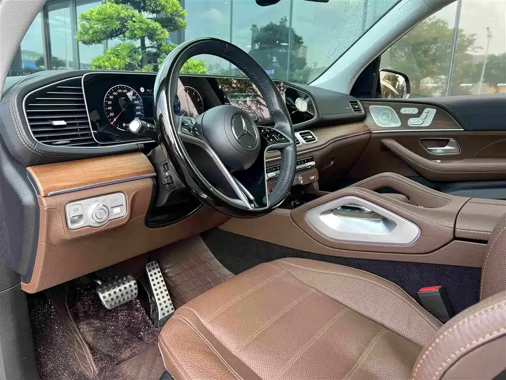 Mercedes-Benz GLS — фото 10