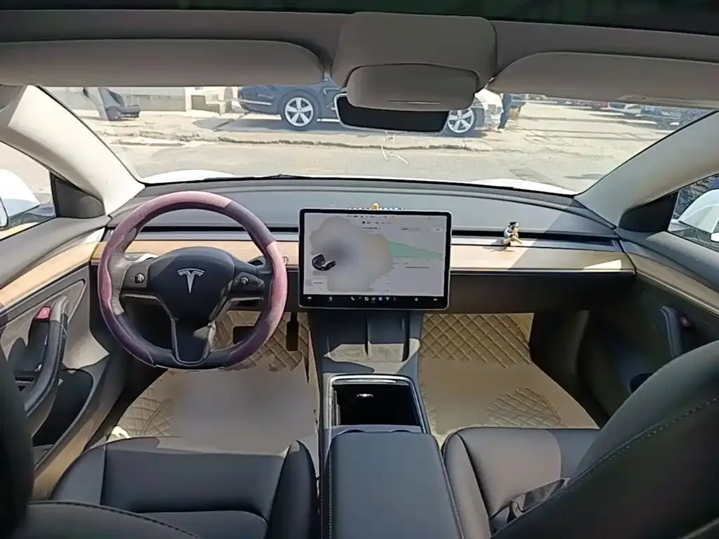 Tesla Model 3 — фото 10