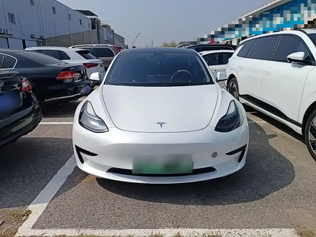 Tesla Model 3 — фото 4