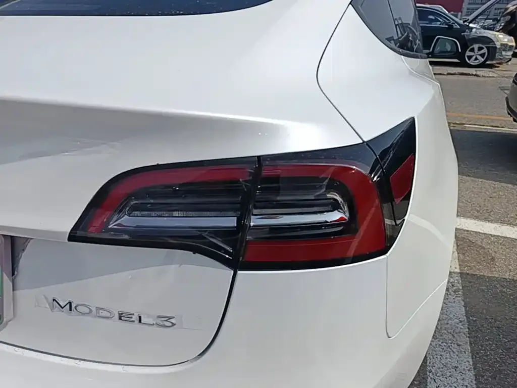 Tesla Model 3 — фото 5