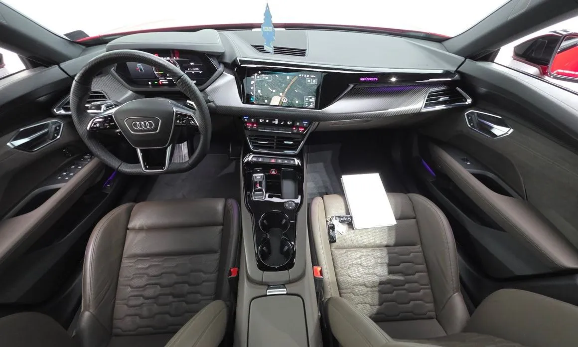 Audi e-tron GT — фото 5