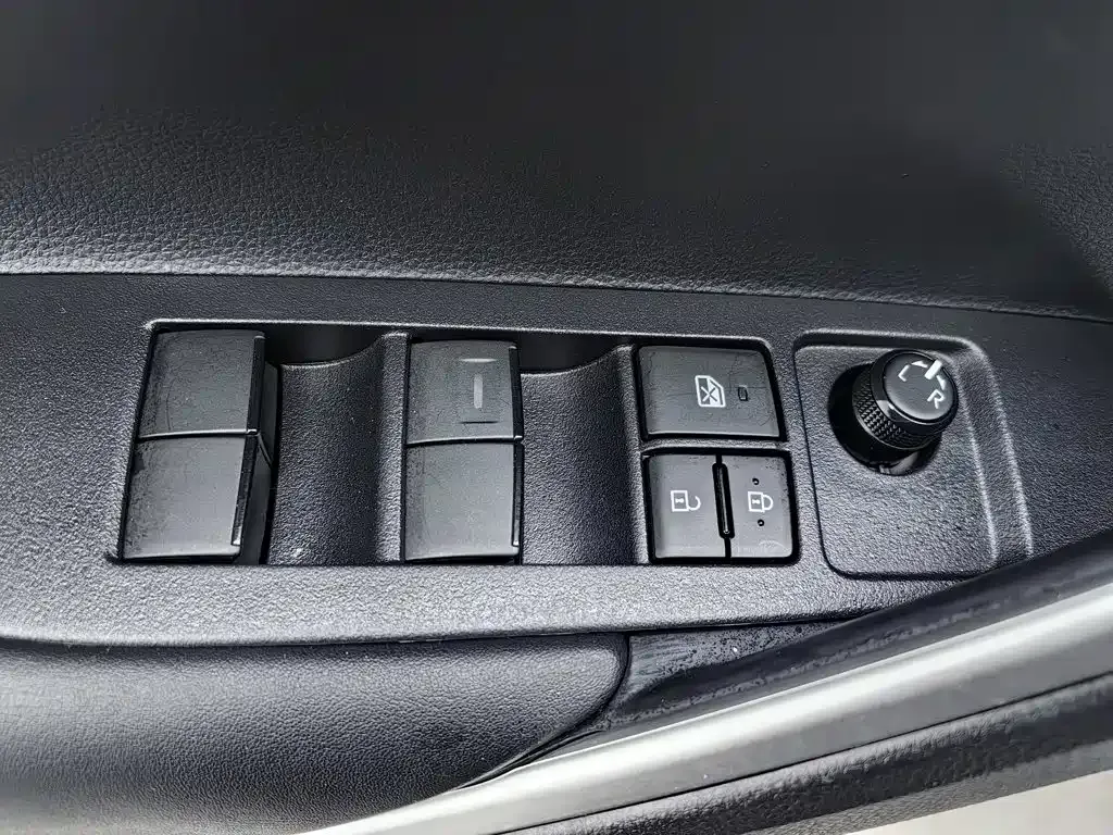 Toyota Corolla Cross — фото 9