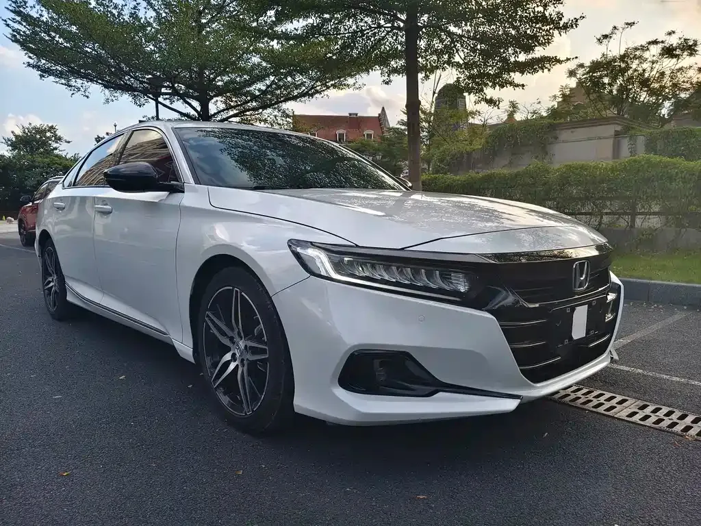 Honda Accord — фото 9