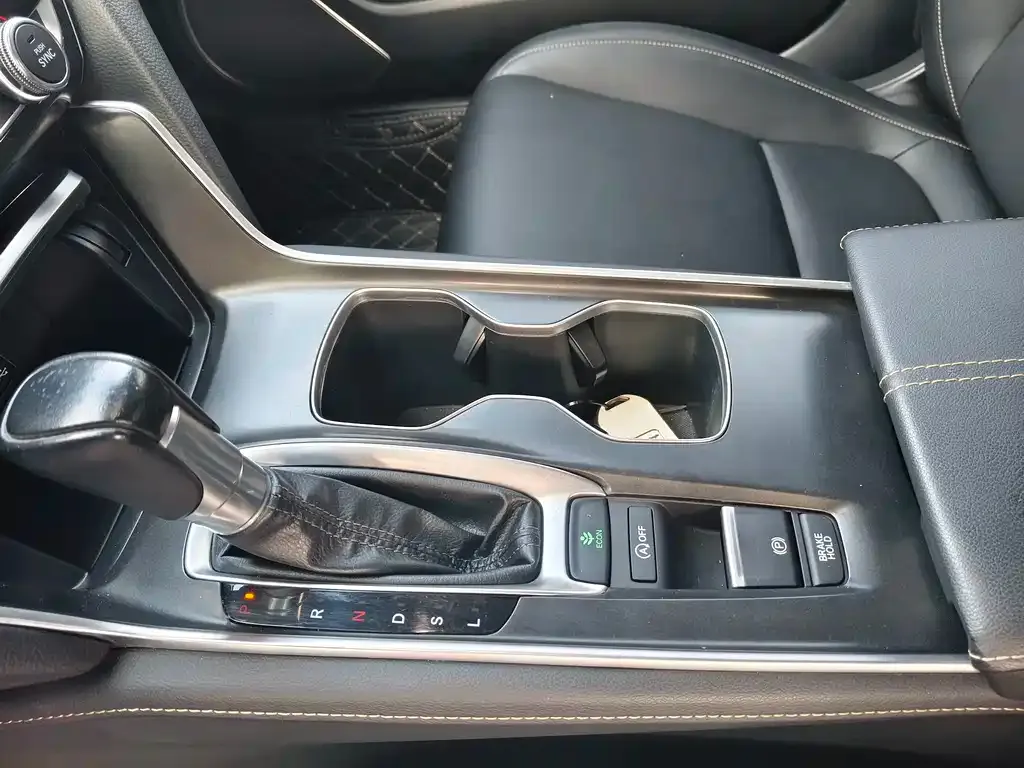 Honda Accord — фото 3